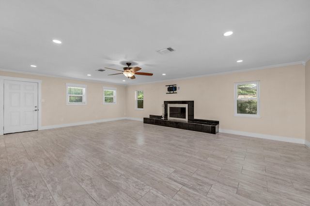 111 NW Sotir Street, Fort Walton Beach, FL 32548