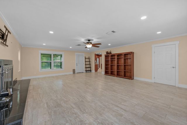 111 NW Sotir Street, Fort Walton Beach, FL 32548