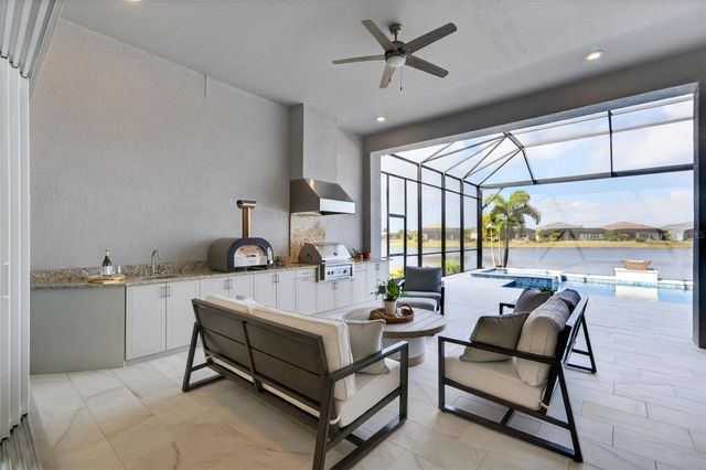 8122 REDONDA LOOP, Lakewood Ranch, FL 34202