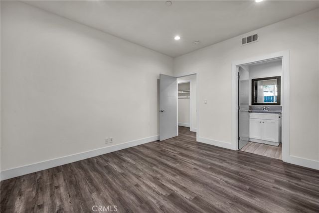 755 E 84th, Los Angeles, CA 90001