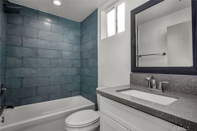 755 E 84th, Los Angeles, CA 90001