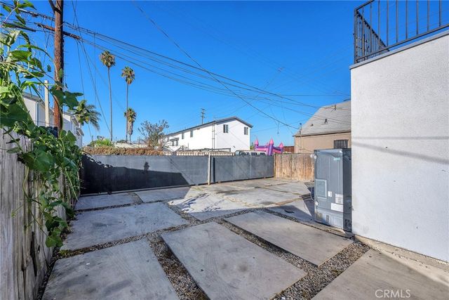 755 E 84th, Los Angeles, CA 90001