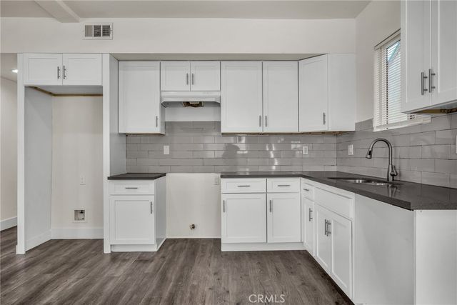 755 E 84th, Los Angeles, CA 90001