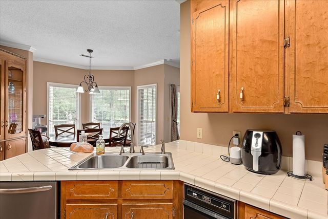 3636 Oakridge Lane, Dothan, AL 36303