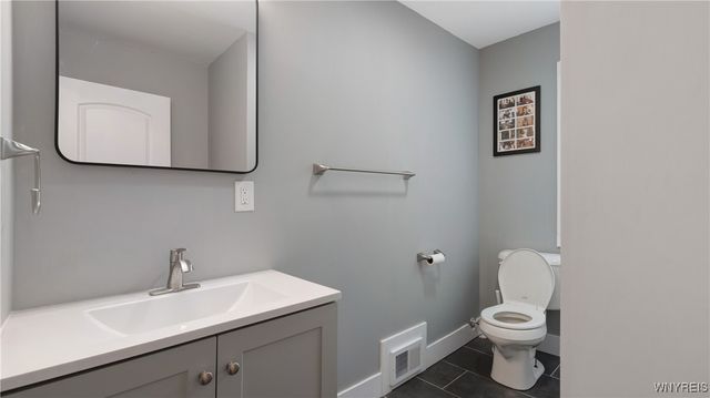 713 Townsend Place, Niagara Falls, NY 14301