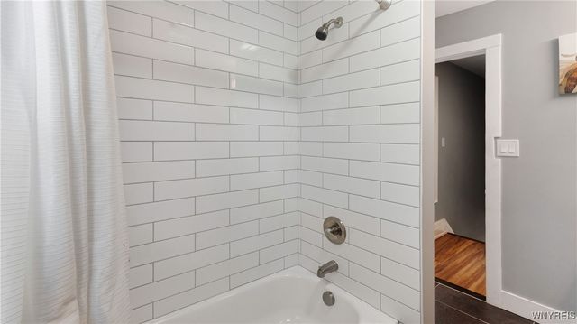 713 Townsend Place, Niagara Falls, NY 14301