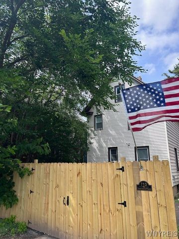 713 Townsend Place, Niagara Falls, NY 14301