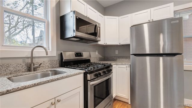 713 Townsend Place, Niagara Falls, NY 14301