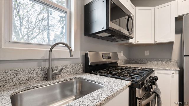 713 Townsend Place, Niagara Falls, NY 14301