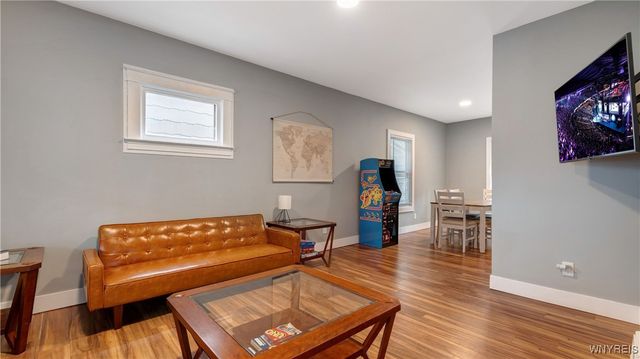 713 Townsend Place, Niagara Falls, NY 14301