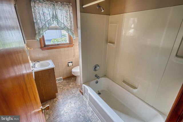 548 D ST, Carlisle, PA 17013