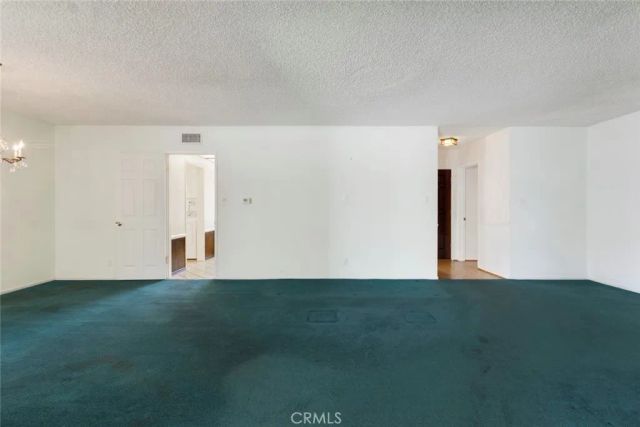 10025 Roscoe Boulevard, Sun Valley, CA 91352