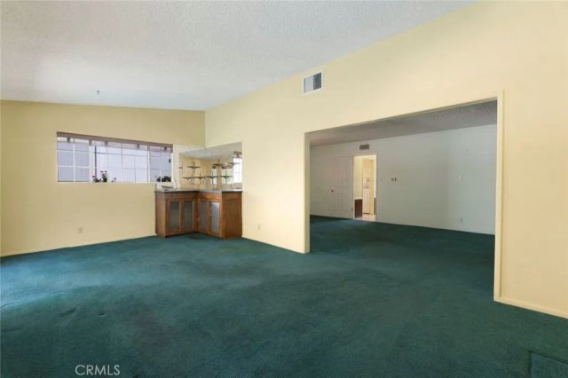 10025 Roscoe Boulevard, Sun Valley, CA 91352