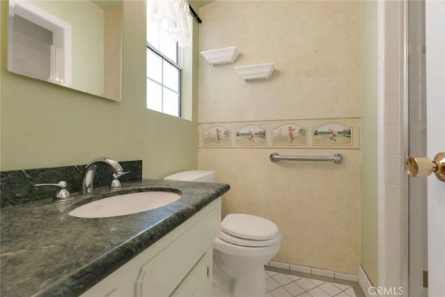 10025 Roscoe Boulevard, Sun Valley, CA 91352