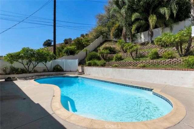 10025 Roscoe Boulevard, Sun Valley, CA 91352