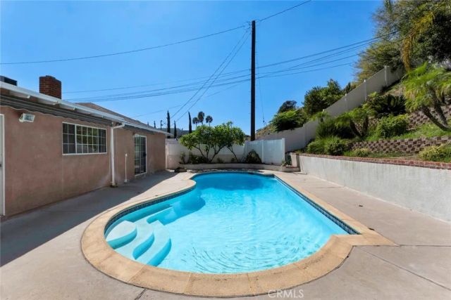 10025 Roscoe Boulevard, Sun Valley, CA 91352