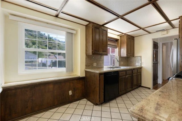 10025 Roscoe Boulevard, Sun Valley, CA 91352