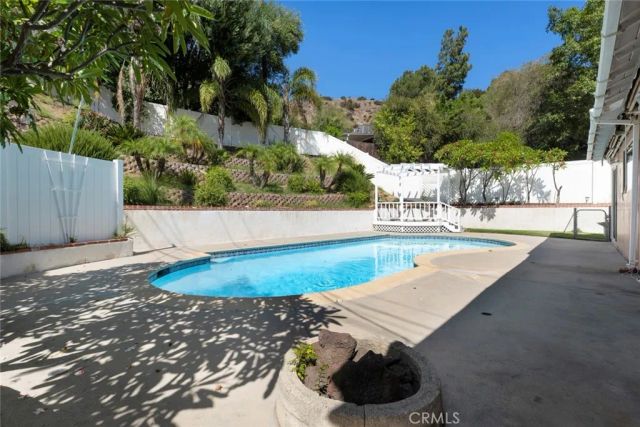 10025 Roscoe Boulevard, Sun Valley, CA 91352