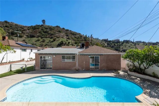 10025 Roscoe Boulevard, Sun Valley, CA 91352