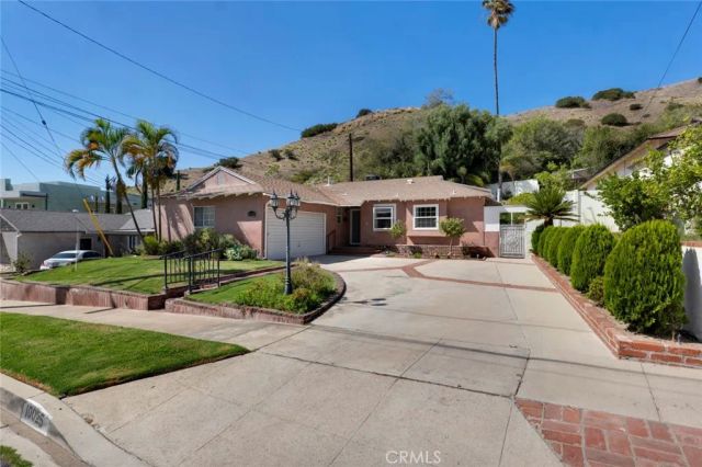 10025 Roscoe Boulevard, Sun Valley, CA 91352
