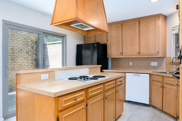 616 Placid Circle, Arlington, TX 76012
