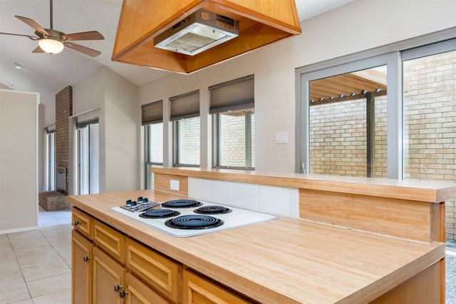 616 Placid Circle, Arlington, TX 76012