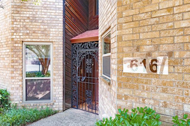 616 Placid Circle, Arlington, TX 76012