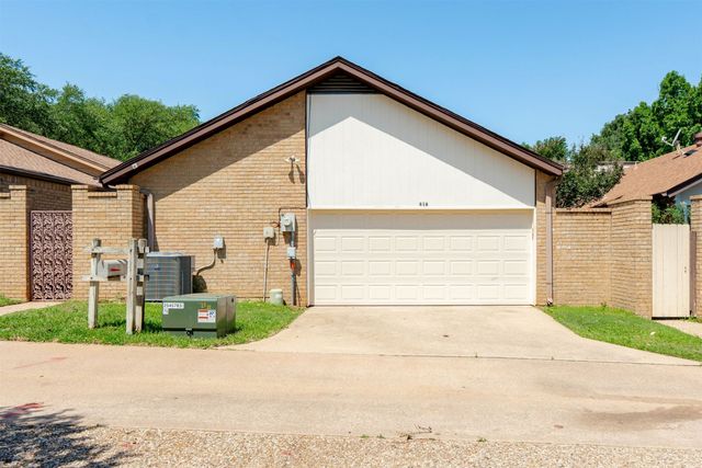 616 Placid Circle, Arlington, TX 76012