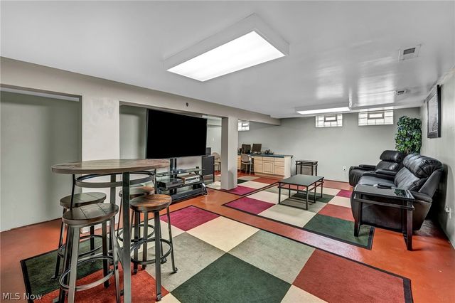 5165 Stevenson Street, Richmond Heights, OH 44143