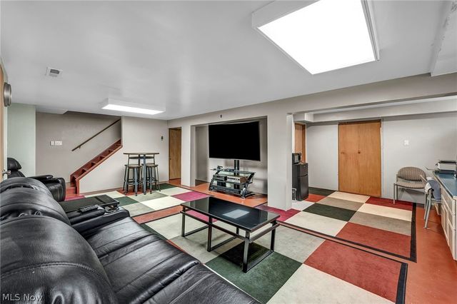 5165 Stevenson Street, Richmond Heights, OH 44143