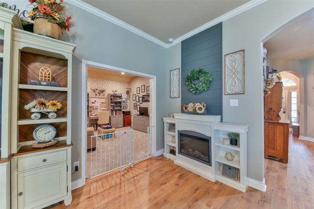 814 Fairway Drive, La Porte, TX 77571