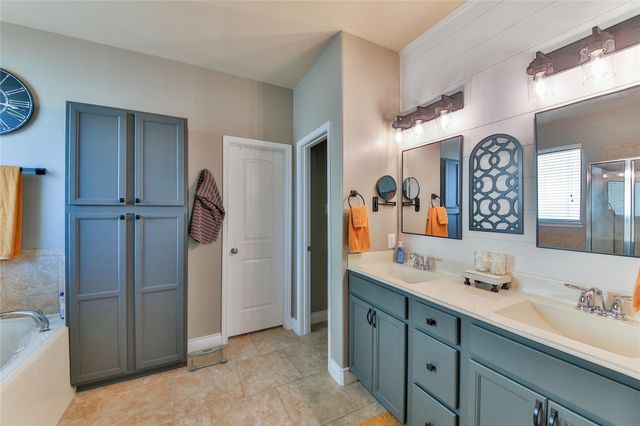 814 Fairway Drive, La Porte, TX 77571