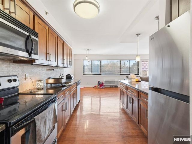 60 Parkway Drive 4G, East Orange, NJ 07017