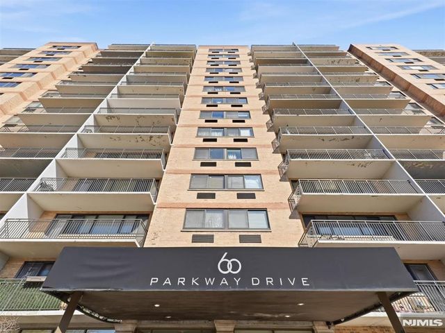 60 Parkway Drive 4G, East Orange, NJ 07017