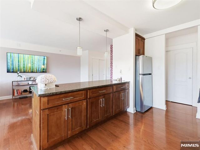 60 Parkway Drive 4G, East Orange, NJ 07017