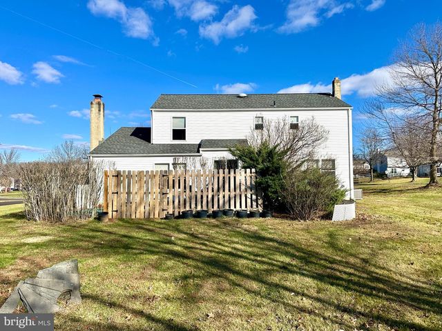 101 PIONEER DR, Lansdale, PA 19446