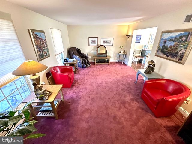 101 PIONEER DR, Lansdale, PA 19446