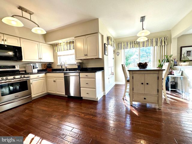 101 PIONEER DR, Lansdale, PA 19446