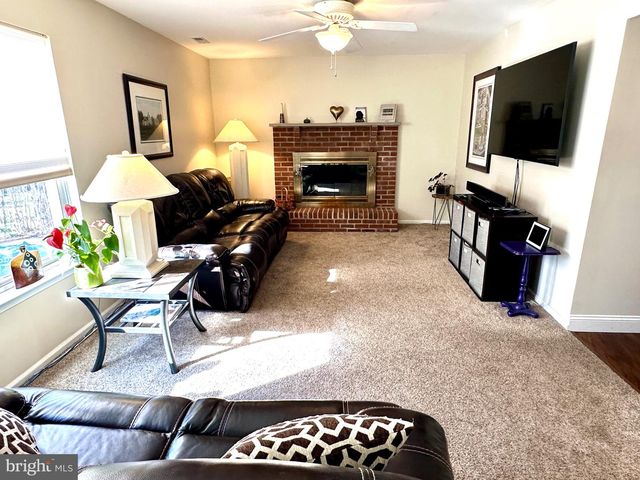 101 PIONEER DR, Lansdale, PA 19446