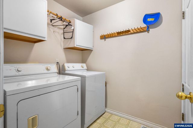 400 Hickory Ct, Lyons, OR 97358