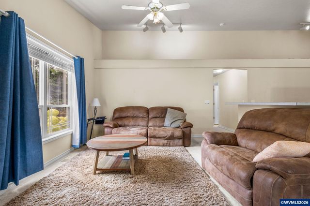 400 Hickory Ct, Lyons, OR 97358