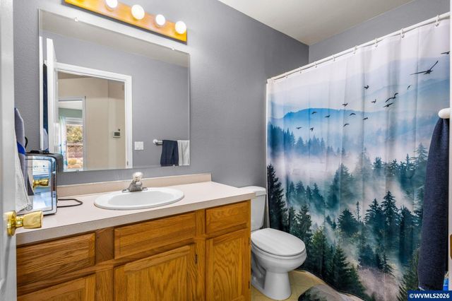 400 Hickory Ct, Lyons, OR 97358