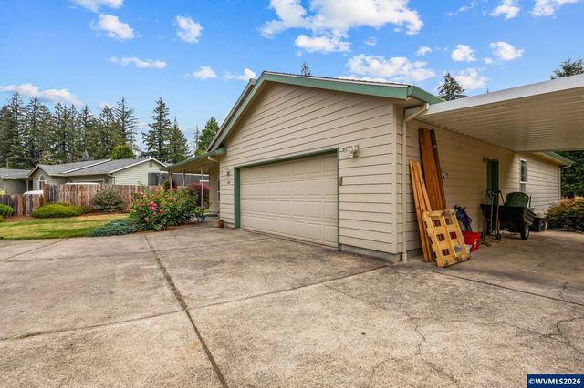 400 Hickory Ct, Lyons, OR 97358