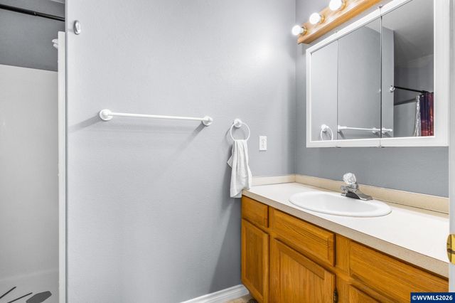 400 Hickory Ct, Lyons, OR 97358