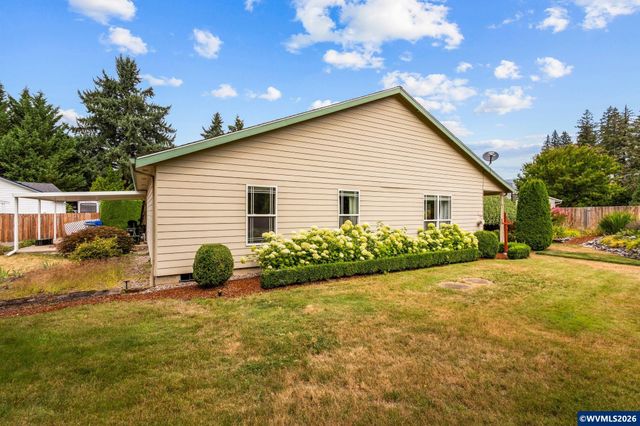 400 Hickory Ct, Lyons, OR 97358