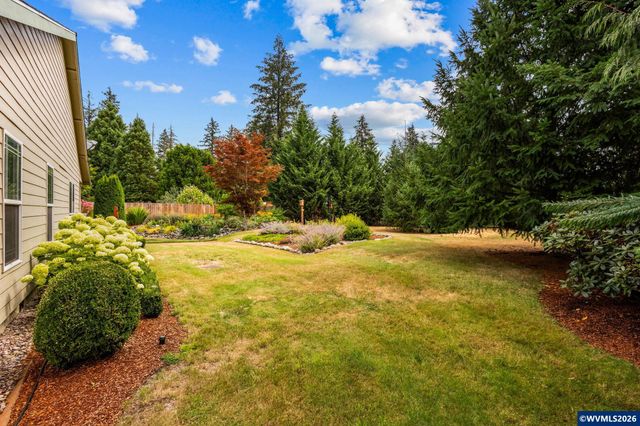 400 Hickory Ct, Lyons, OR 97358