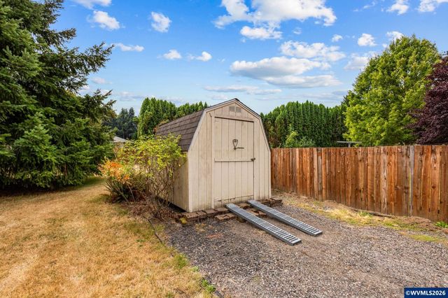 400 Hickory Ct, Lyons, OR 97358