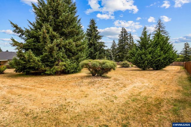 400 Hickory Ct, Lyons, OR 97358