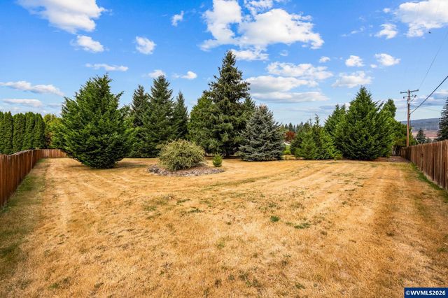 400 Hickory Ct, Lyons, OR 97358
