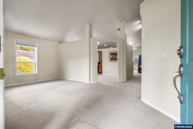 400 Hickory Ct, Lyons, OR 97358